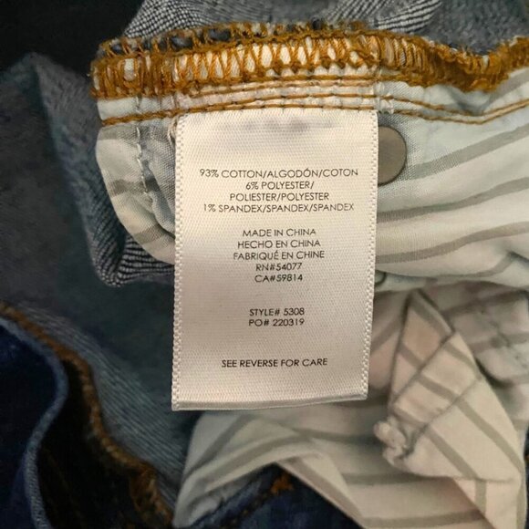 ๐ฃ Cabi Slim Boyfriend Patch Jeans โ Size 2 | Distressed Denim - Picture 9 of 9